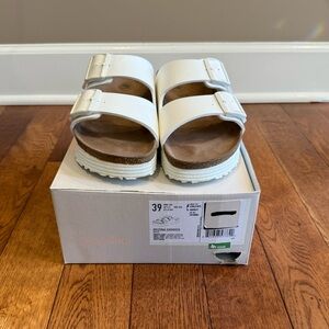 Papillio by Birkenstock Arizona Platform White Sandal (size 8.5 / 39)